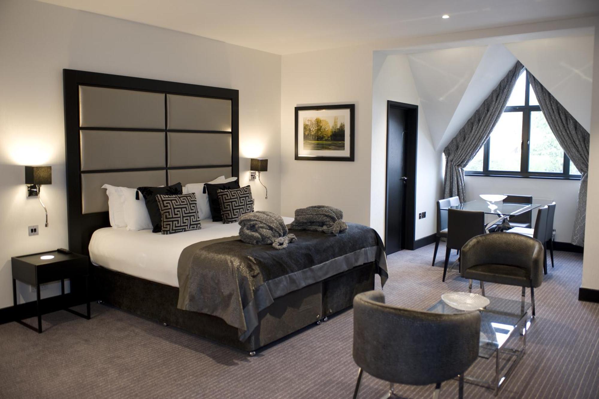 The Lodge At Kingswood Epsom Zimmer foto