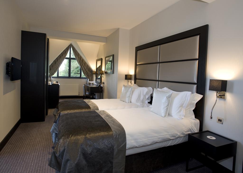 The Lodge At Kingswood Epsom Zimmer foto