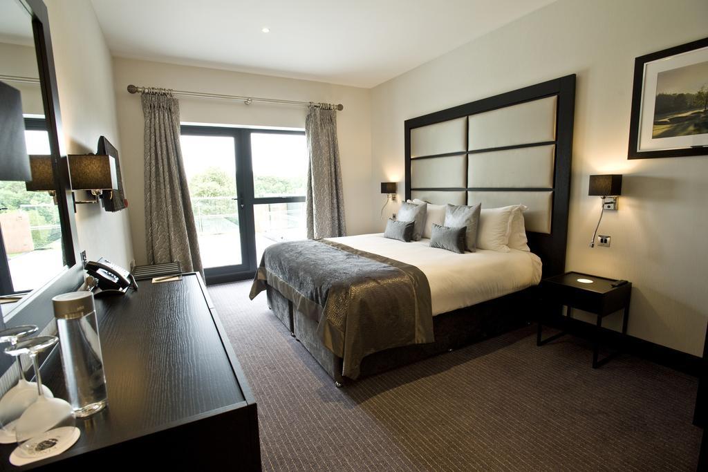 The Lodge At Kingswood Epsom Zimmer foto